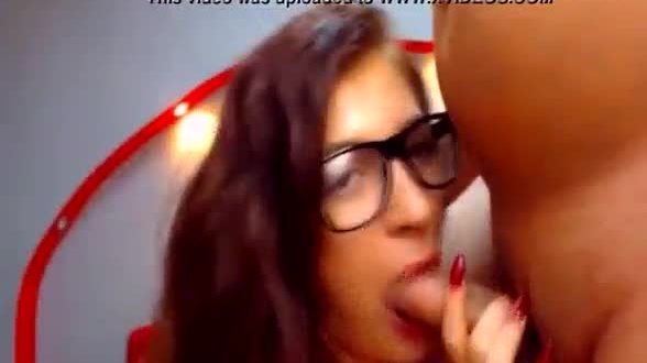 Mouth fucking with horny nerd babe on cam